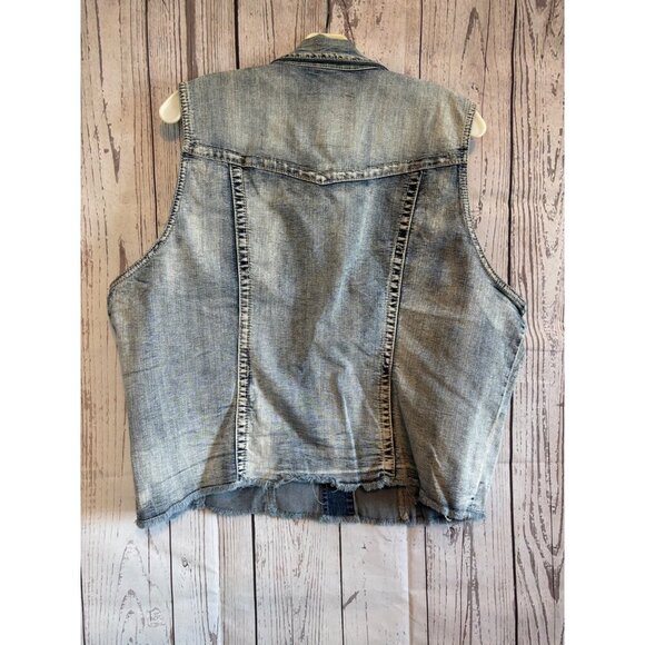 Maurices Distressed Stylish Pocket Stone Washed Button Denim Vest Plus Size 2XL - Picture 6 of 9